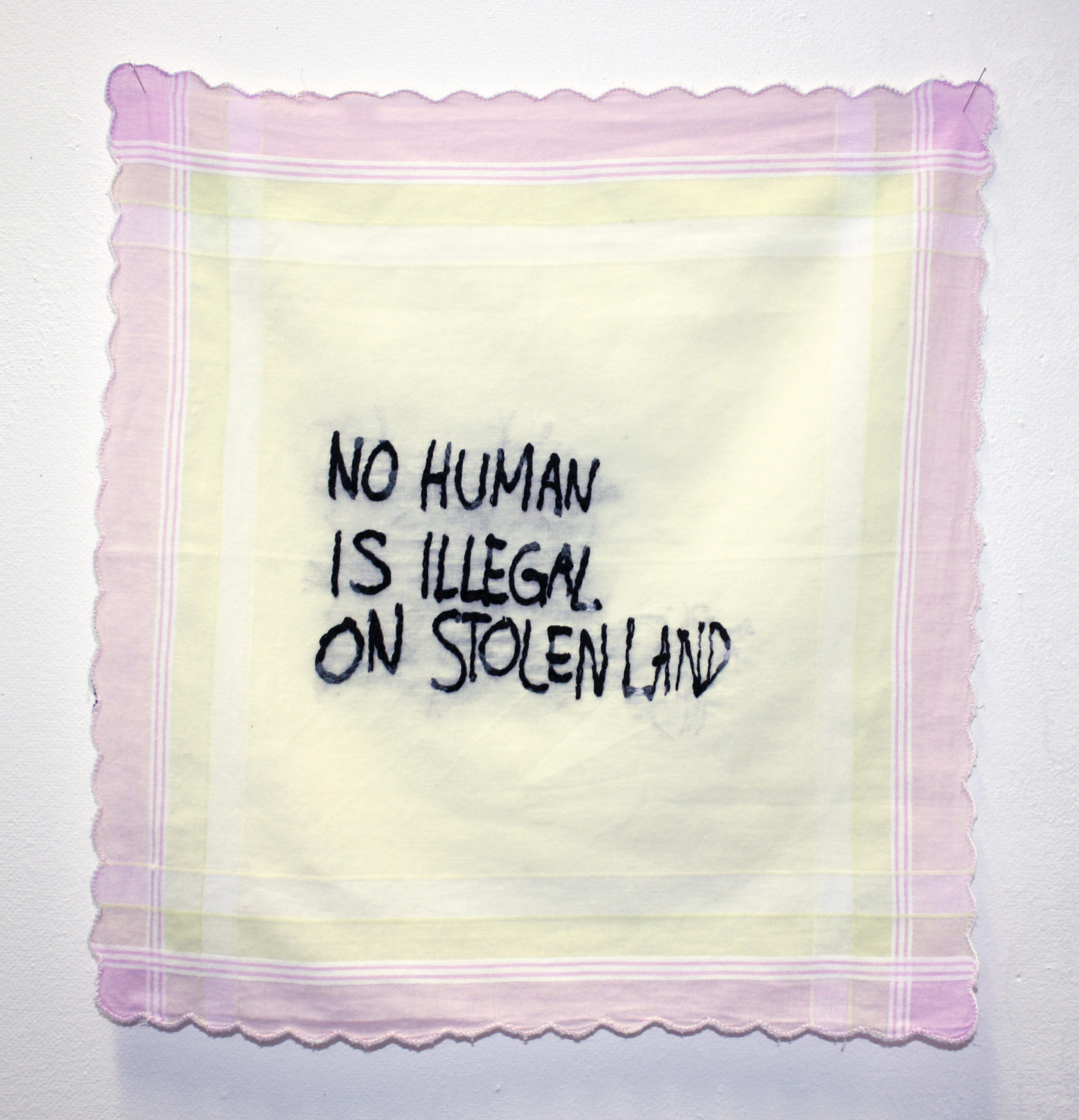 No human is illegal on stolen Land (série “Les pleurs de l’aube”)