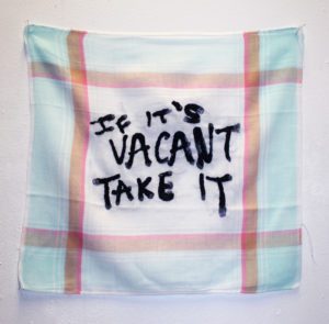 “If it’s vacant take it”(série “les pleurs de l’aube”)