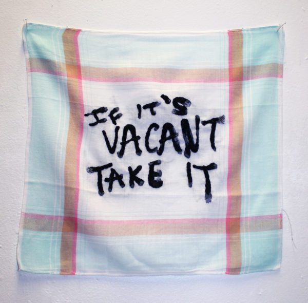“If it’s vacant take it”(série “les pleurs de l’aube”)